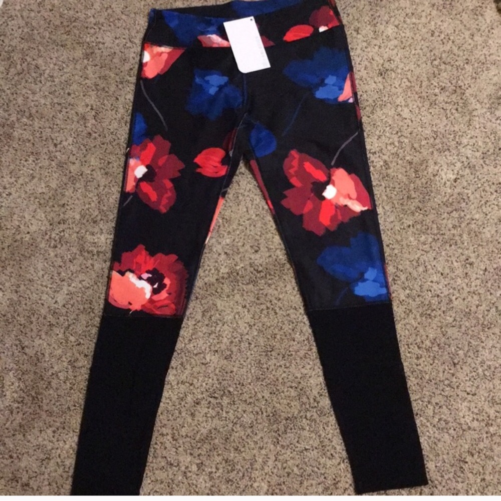 NWT Fabletics Phillipa Legging - Picture 3 of 5
